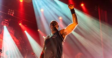 Sepultura anuncia turnê de despedida para 2024 e 2025