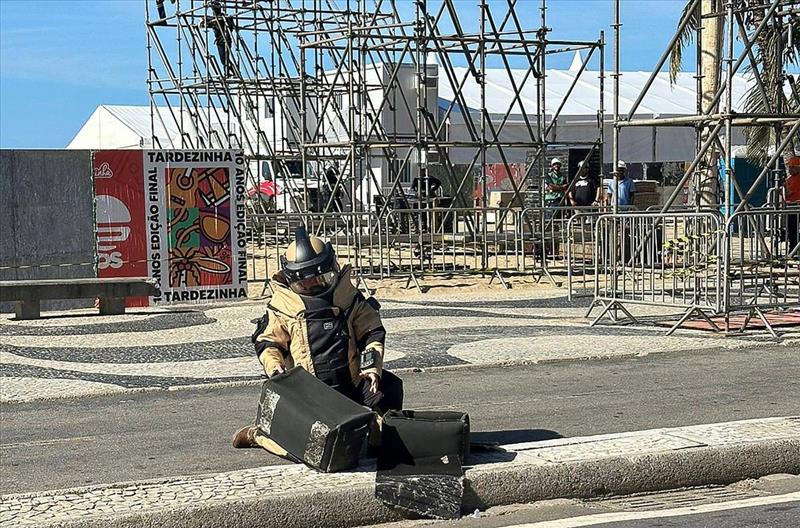 Artefato explosivo é encontrado perto do palco de show de Shakira em Copacabana